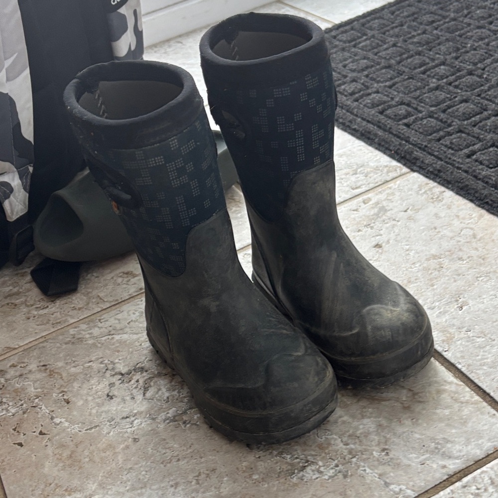Bogs Kids Black and Gray Rain Boots